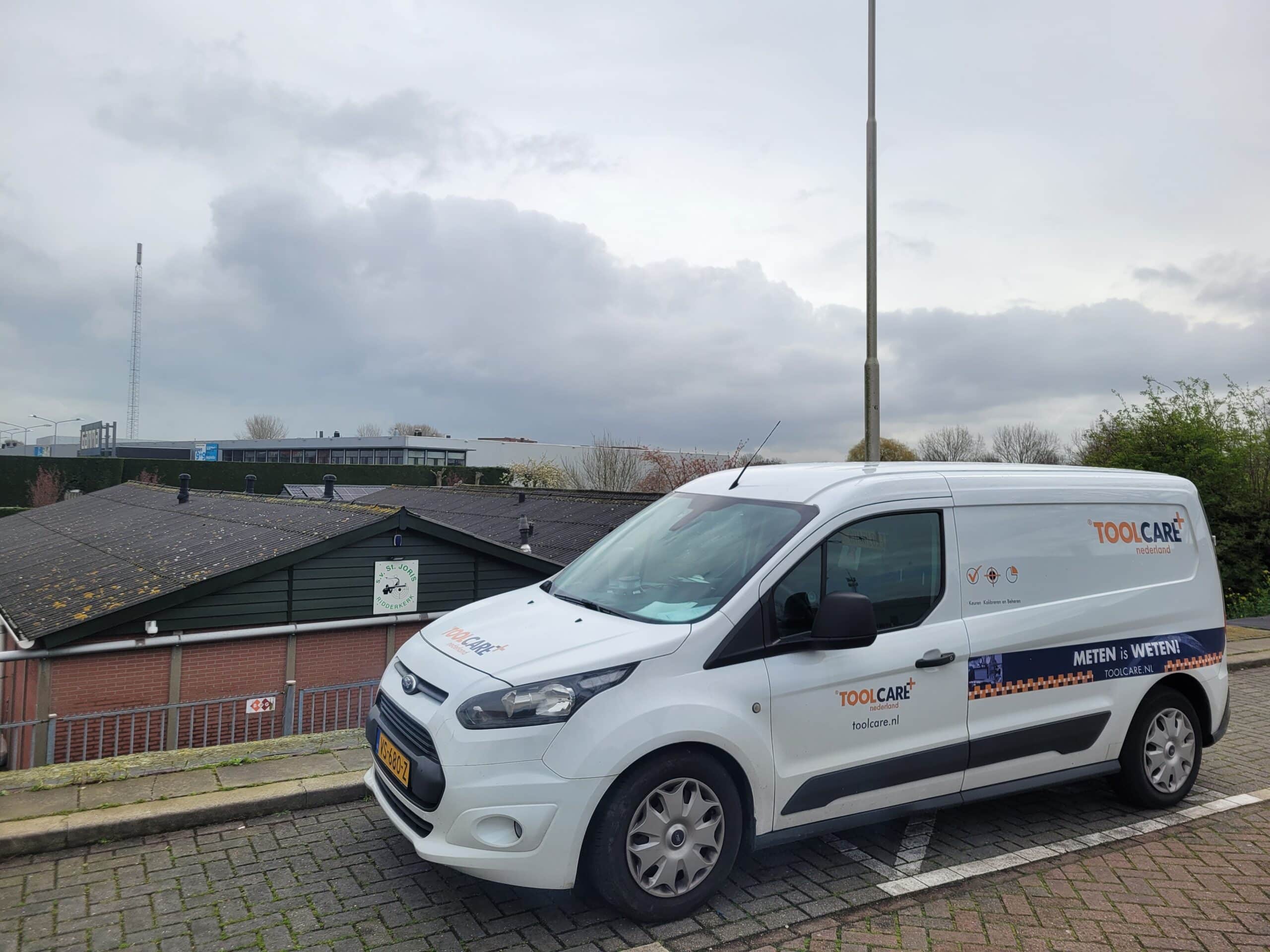 NEN 3140 en het Keuren van Arbeidsmiddelen: Veiligheid in de Werkomgeving